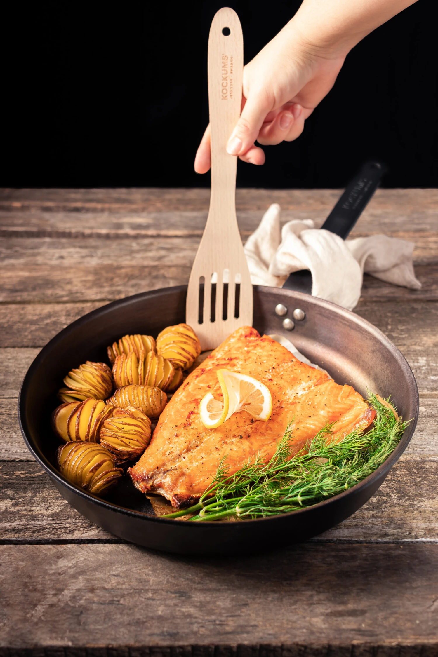 Kockums Jernverk Kockums Pfannenwender Mit Loch 30cm – Bild 2