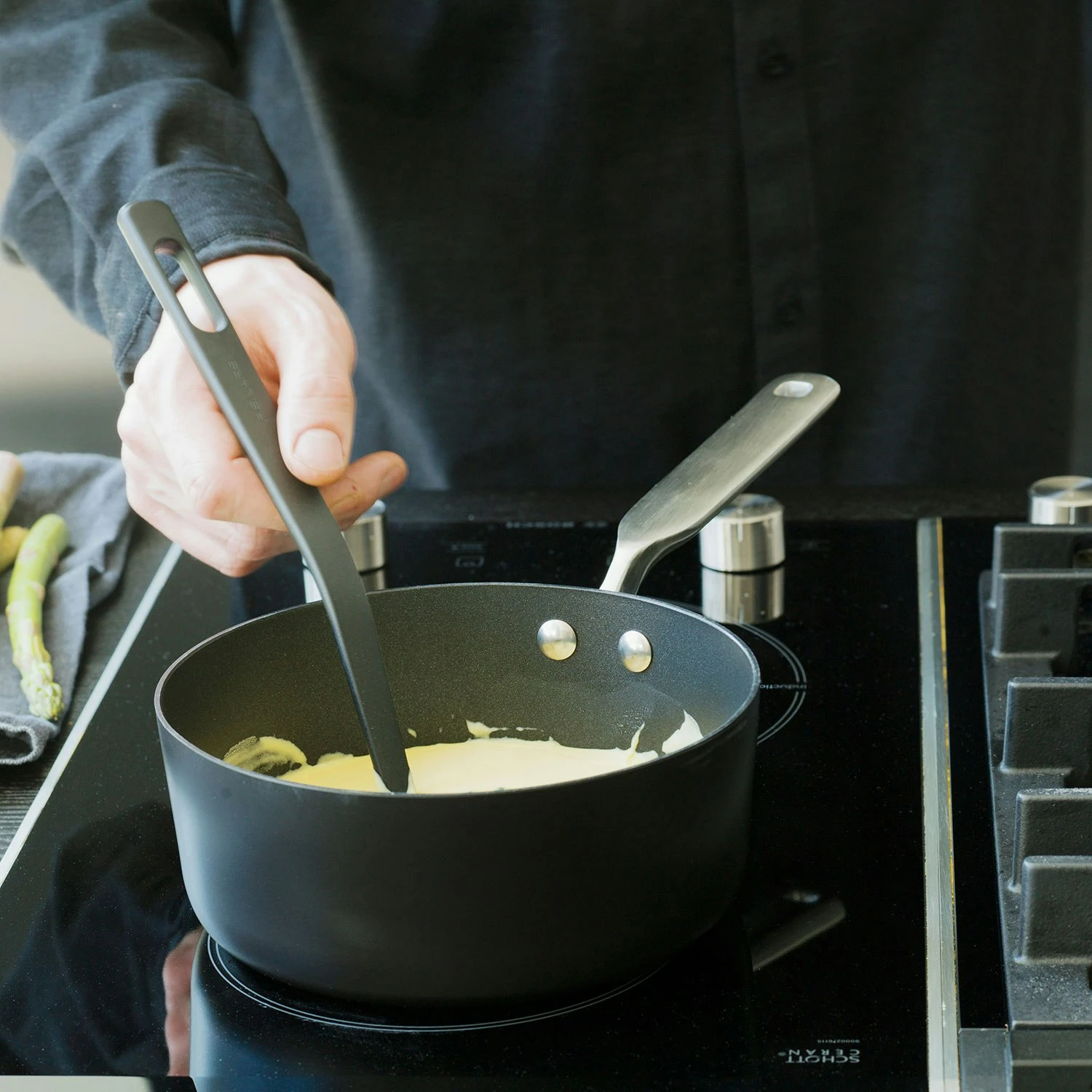 Fiskars Rotisser Traktörpfanne Gross Kante 24 Cm – Bild 2