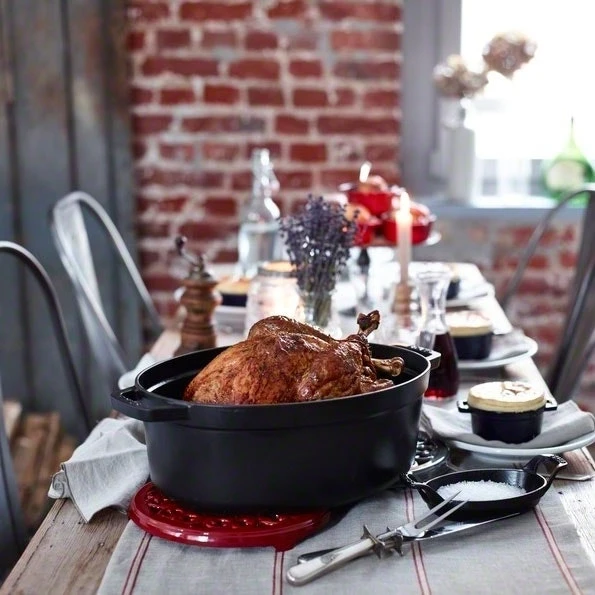 Staub Oval Kochtopf Aus Gusseisen 8 L, Kirsche – Bild 2